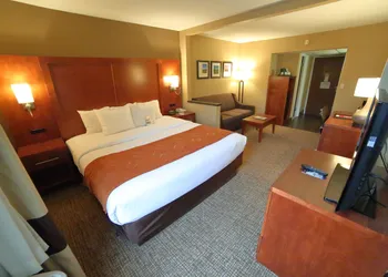 Comfort Suites Bethlehem Near Lehigh University and LVI Airport hotel thumbnail 7