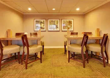 La Quinta Inn & Suites by Wyndham Plattsburgh hotel thumbnail 2