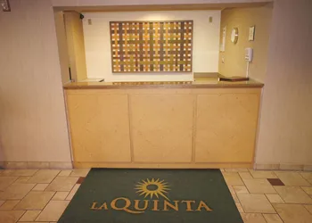 La Quinta Inn & Suites by Wyndham Plattsburgh hotel thumbnail 4