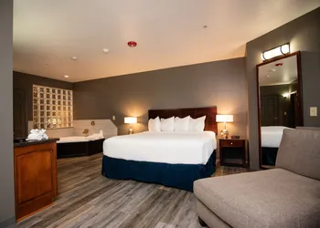 Best Western Plus Plattsburgh hotel thumbnail 4