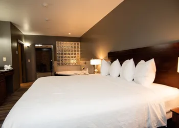 Best Western Plus Plattsburgh hotel thumbnail 5