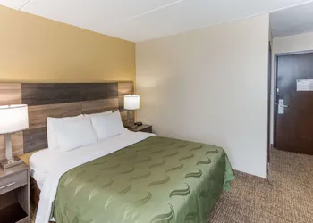 Quality Inn & Suites Plattsburgh hotel thumbnail 8