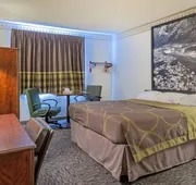 Super 8 by Wyndham Colorado Springs/Chestnut Street hotel detail image 7