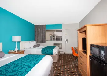 Howard Johnson by Wyndham Colorado Springs hotel thumbnail 6