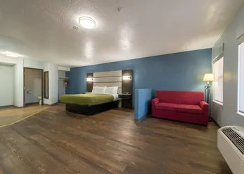 Quality Inn & Suites Manitou Springs at Pikes Peak hotel thumbnail 7