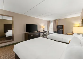 Comfort Inn Lehigh Valley West - Allentown hotel thumbnail 5