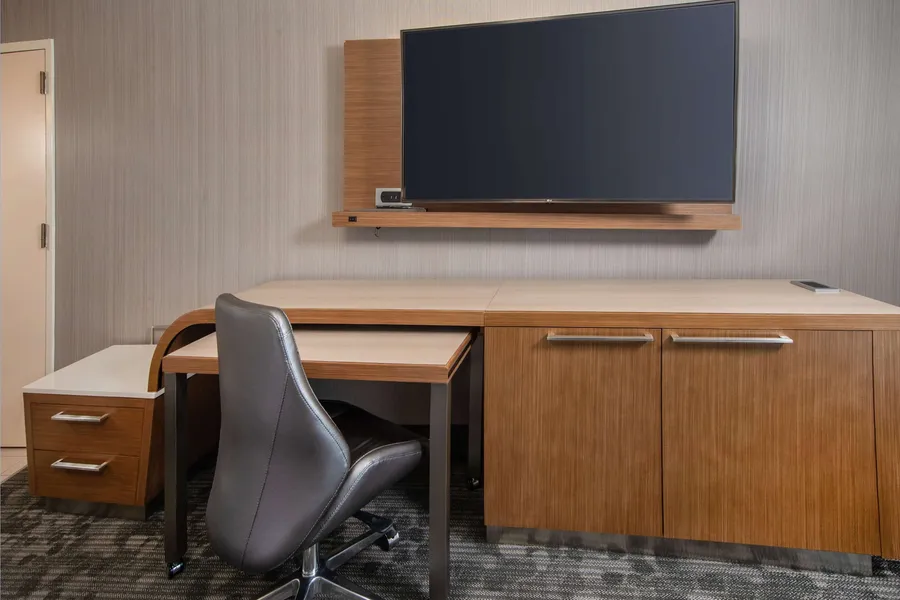 Comfort Inn & Suites Bethlehem Lehigh Valley Airport hotel detail image 6