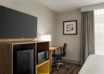 Days Hotel by Wyndham Allentown Airport / Lehigh Valley hotel thumbnail 8