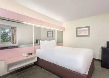 Knights Inn Allentown hotel thumbnail 6