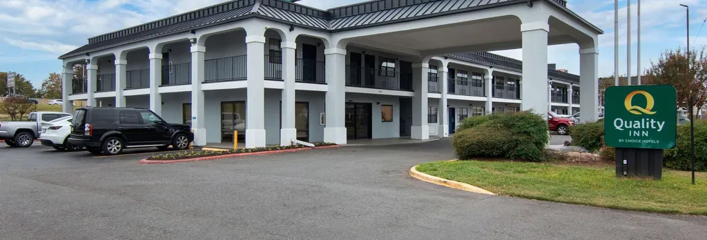 Hotel photo 1 of 24