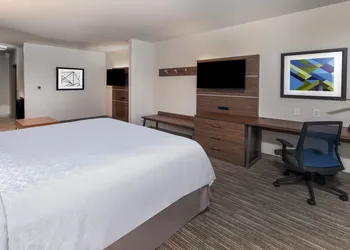 Holiday Inn Express & Suites West by IHG hotel thumbnail 7