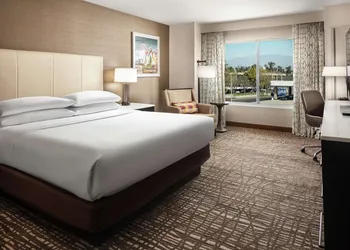 DoubleTree by Hilton Ontario Airport hotel thumbnail 8