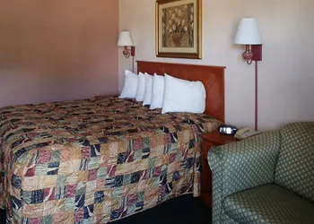 Rodeway Inn Leesburg Chain of Lakes hotel thumbnail 2