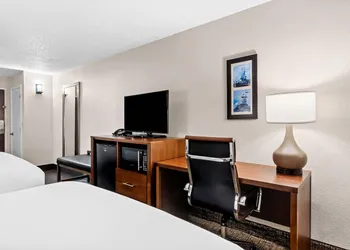 Comfort Inn University hotel thumbnail 5