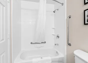 Comfort Inn University hotel thumbnail 7