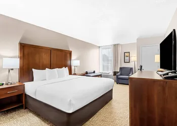Comfort Inn University hotel thumbnail 8
