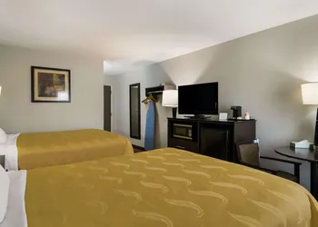 Quality Inn Aurora - Naperville Area hotel thumbnail 7