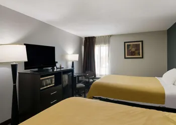 Quality Inn Aurora - Naperville Area hotel thumbnail 8