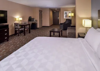 Holiday Inn Ontario Airport by IHG hotel thumbnail 5