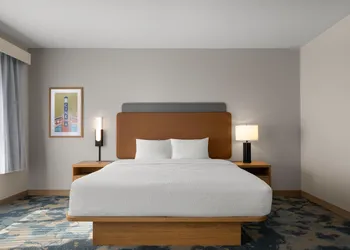 Hampton Inn & Suites Ontario hotel thumbnail 8