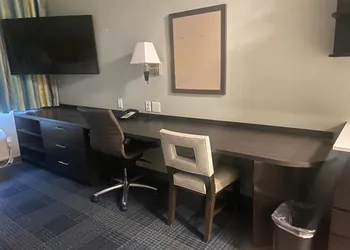Extended Studio Hotel Ontario hotel thumbnail 4