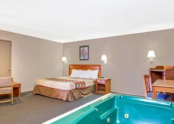 Super 8 by Wyndham Upland Ontario CA hotel thumbnail 8