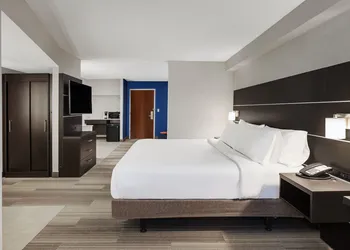 Holiday Inn Express Hotel & Suites South Portland by IHG hotel thumbnail 8