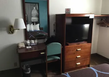 Super 8 by Wyndham Portland ME hotel thumbnail 5