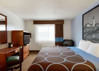 Super 8 by Wyndham Portland ME hotel thumbnail 7