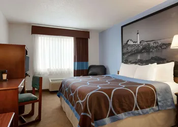 Super 8 by Wyndham Portland ME hotel thumbnail 8