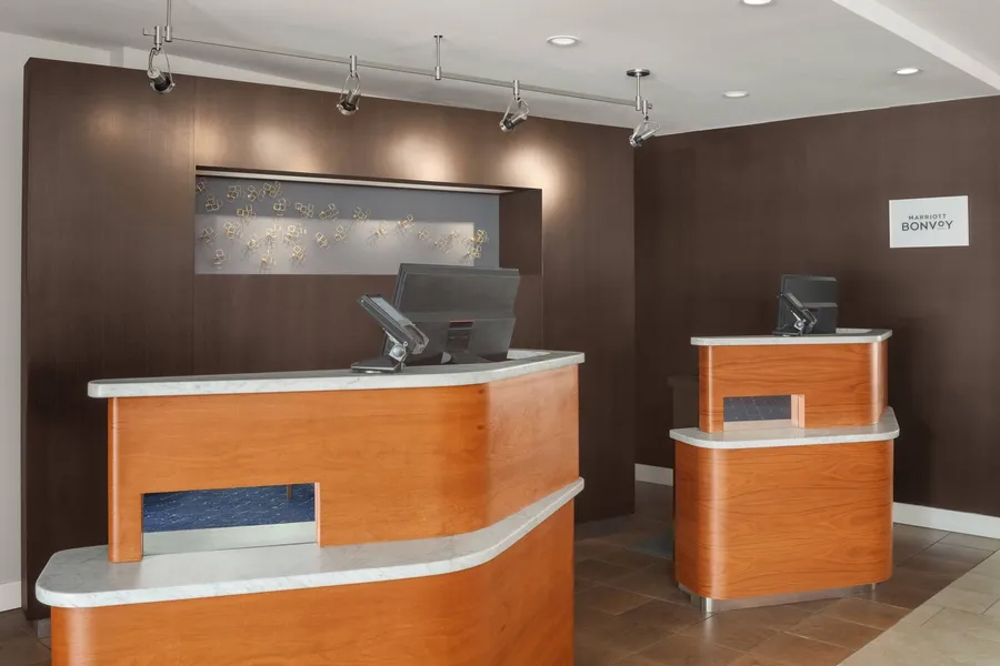 Courtyard by Marriott Portland Airport hotel detail image 2