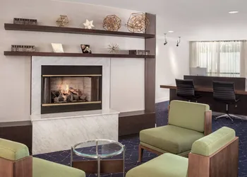 Courtyard by Marriott Portland Airport hotel thumbnail 3