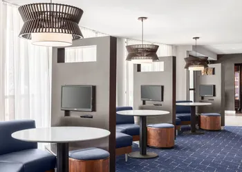 Courtyard by Marriott Portland Airport hotel thumbnail 4