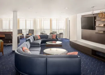 Courtyard by Marriott Portland Airport hotel thumbnail 5