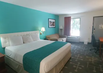 Howard Johnson by Wyndham Chattanooga Lookout Mountain I-24 hotel thumbnail 8