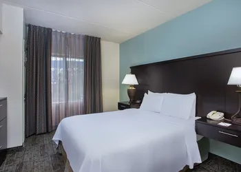Staybridge Suites Chattanooga Downtown - Convention Center by IHG hotel thumbnail 3