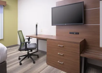 Holiday Inn Express Hotel & Suites Chattanooga Downtown by IHG hotel thumbnail 5