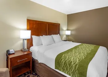 Comfort Inn & Suites North Aurora - Naperville hotel thumbnail 4