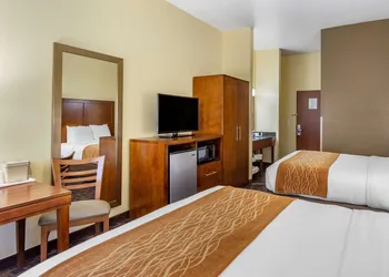 Comfort Inn & Suites North Aurora - Naperville hotel thumbnail 8