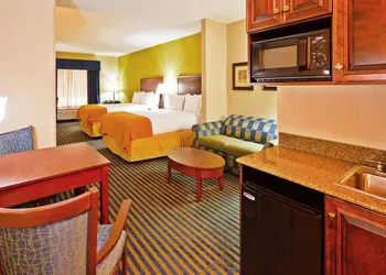 Holiday Inn Express Hotel Ooltewah Springs-Chattanooga by IHG hotel thumbnail 2