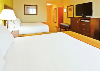 Holiday Inn Express Hotel Ooltewah Springs-Chattanooga by IHG hotel thumbnail 4