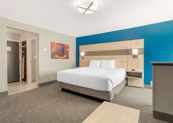 Best Western Plus Cleveland Inn & Suites hotel thumbnail 5