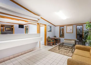 Knights Inn Columbia hotel thumbnail 2