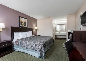 Days Inn by Wyndham Lugoff hotel thumbnail 3