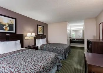 Days Inn by Wyndham Lugoff hotel thumbnail 5