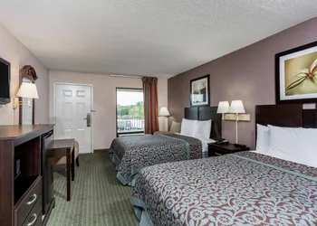Days Inn by Wyndham Lugoff hotel thumbnail 6