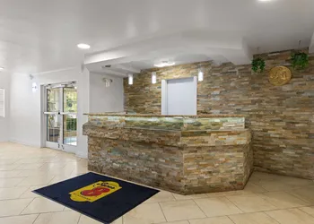 Super 8 by Wyndham Harbison/Parkridge Hospital hotel thumbnail 2