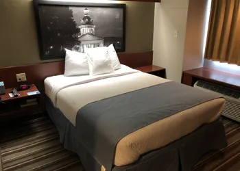 Super 8 by Wyndham Harbison/Parkridge Hospital hotel thumbnail 6