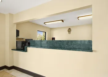 Ramada Limited Columbia hotel thumbnail 2