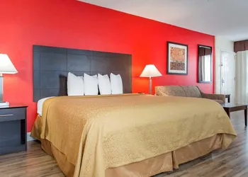 Quality Inn & Suites Lexington hotel thumbnail 7